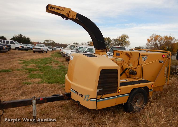 image for item DF1986 2003 Vermeer BC1000XC wood chipper