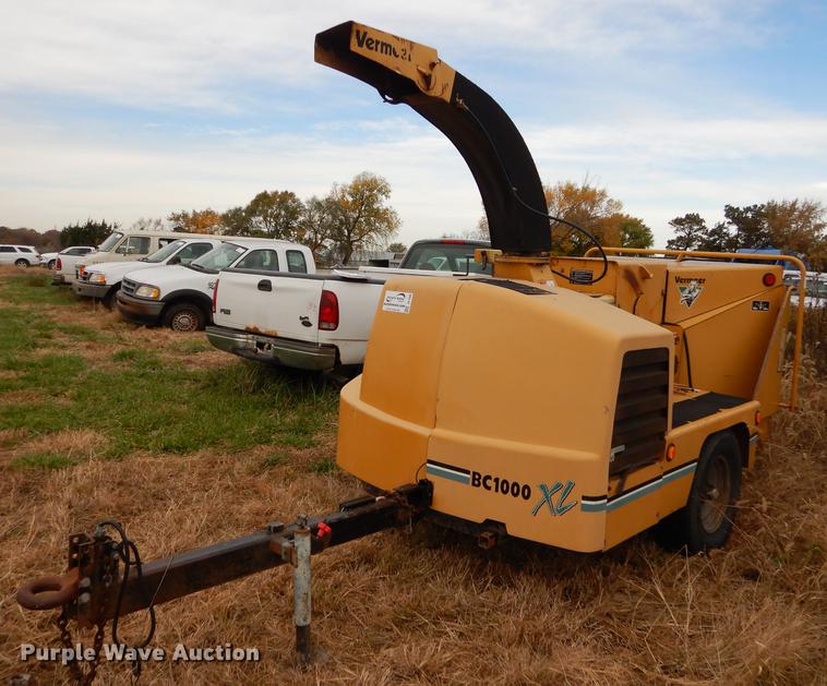 image for item DF1986 2003 Vermeer BC1000XC wood chipper