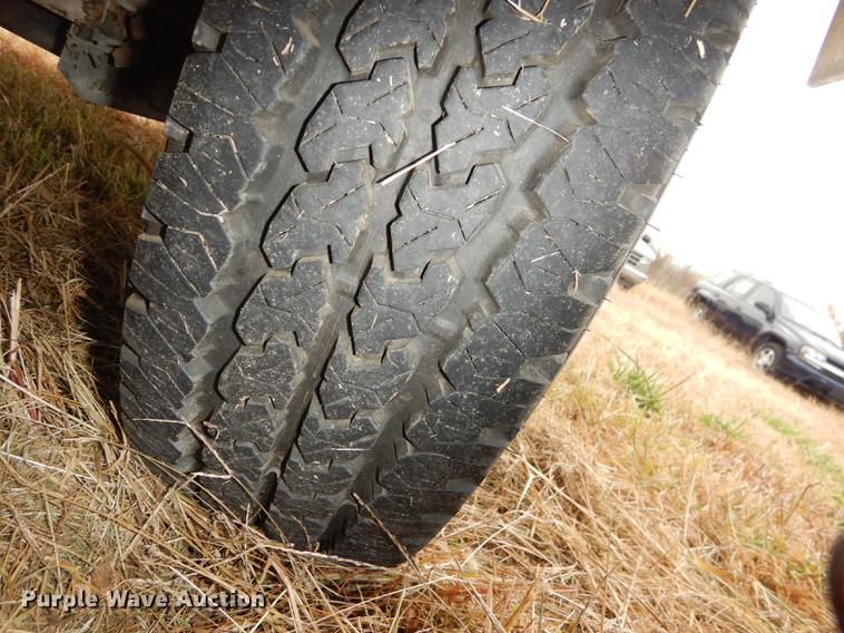 image for item DF1986 2003 Vermeer BC1000XC wood chipper