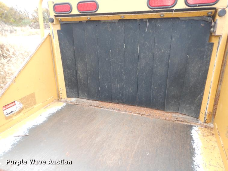 image for item DF1986 2003 Vermeer BC1000XC wood chipper