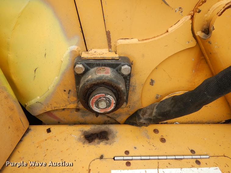 image for item DF1986 2003 Vermeer BC1000XC wood chipper