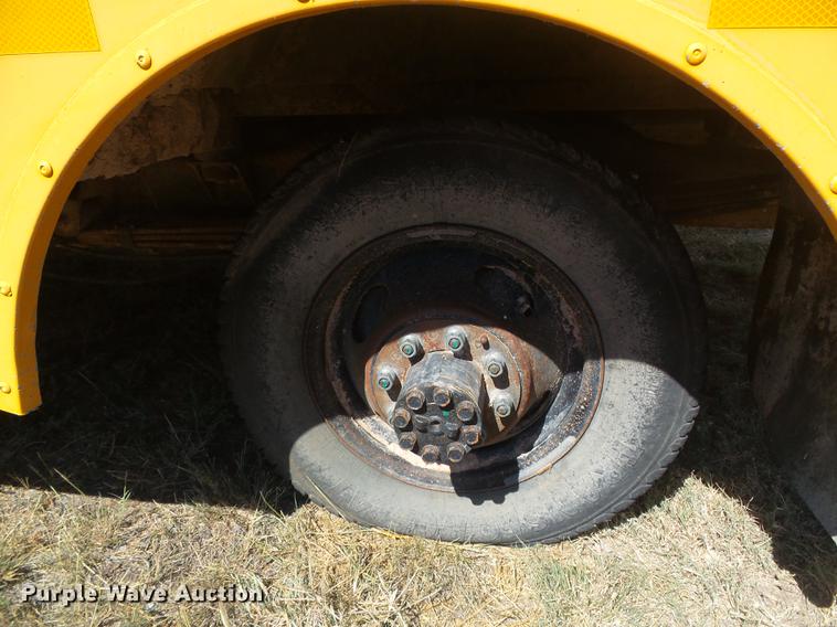 image for item DF2767 2001 Chevrolet Express 3500 Cargo school bus