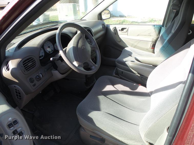 image for item DF2813 2001 Dodge Caravan SE van