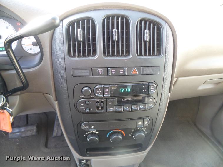 image for item DF2813 2001 Dodge Caravan SE van