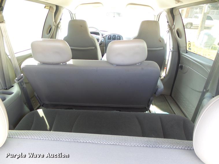 image for item DF2813 2001 Dodge Caravan SE van