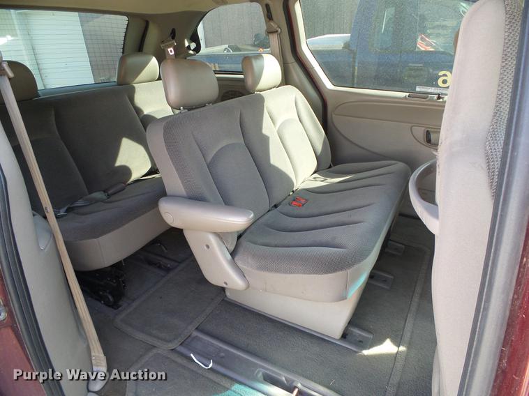 image for item DF2813 2001 Dodge Caravan SE van