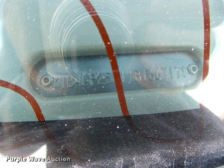 image for item DF2813 2001 Dodge Caravan SE van