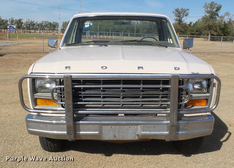 image for item DF2814 1981 Ford F150 Custom pickup truck