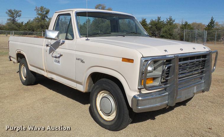 image for item DF2814 1981 Ford F150 Custom pickup truck