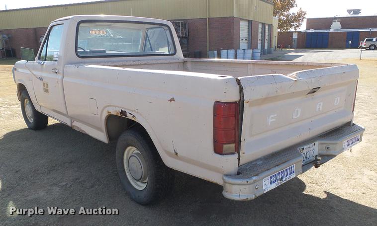image for item DF2814 1981 Ford F150 Custom pickup truck