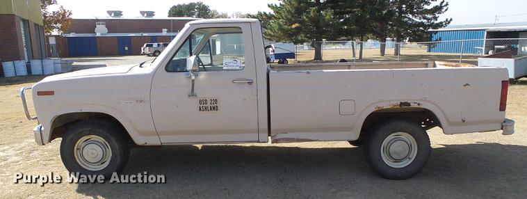 image for item DF2814 1981 Ford F150 Custom pickup truck