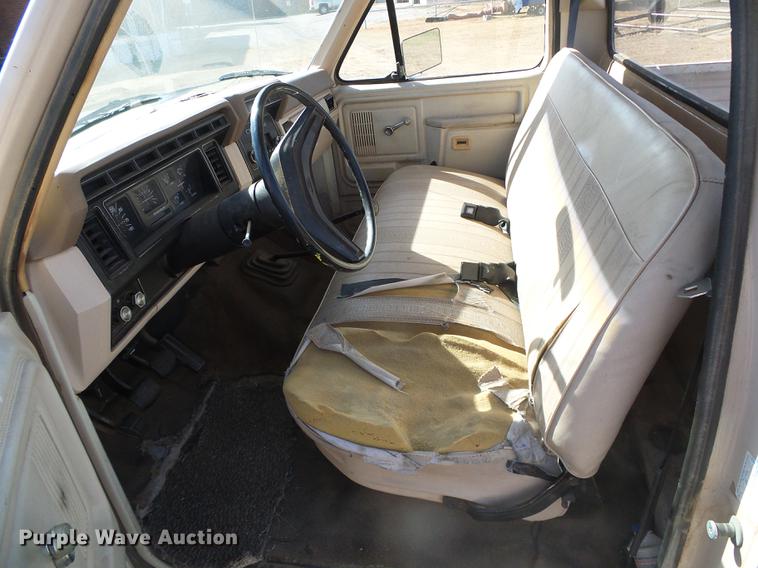 image for item DF2814 1981 Ford F150 Custom pickup truck