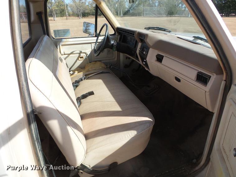 image for item DF2814 1981 Ford F150 Custom pickup truck