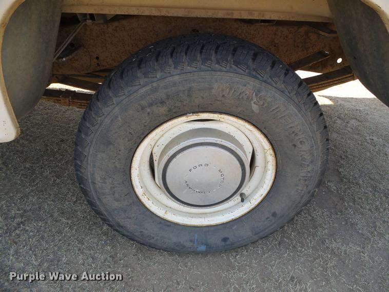 image for item DF2814 1981 Ford F150 Custom pickup truck