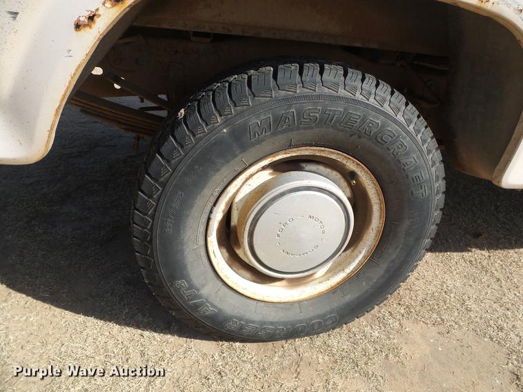 image for item DF2814 1981 Ford F150 Custom pickup truck