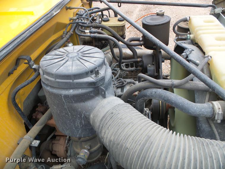 image for item DF2815 1993 Ford B700 Blue Bird school bus