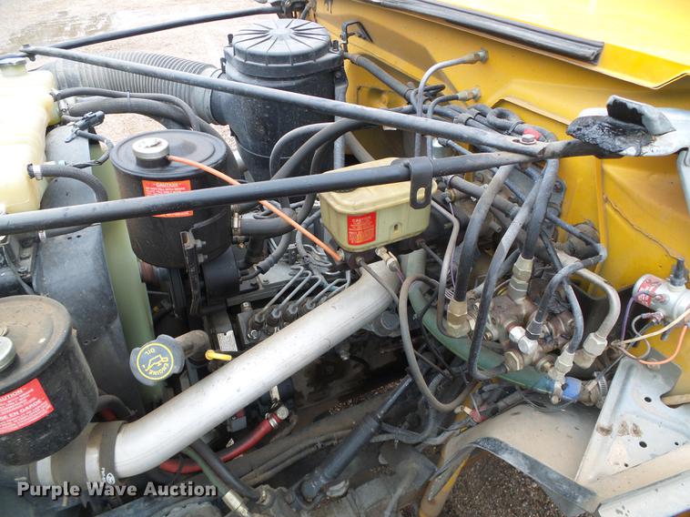 image for item DF2815 1993 Ford B700 Blue Bird school bus