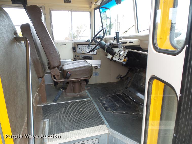 image for item DF2815 1993 Ford B700 Blue Bird school bus
