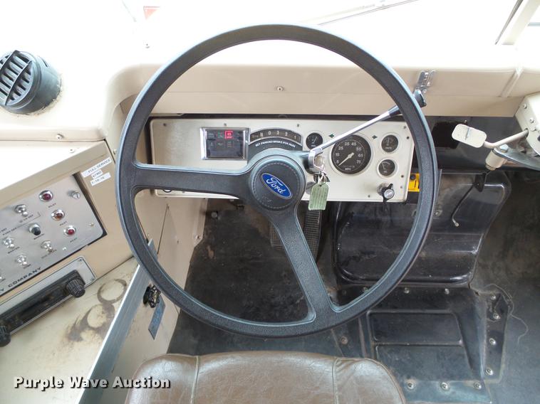 image for item DF2815 1993 Ford B700 Blue Bird school bus