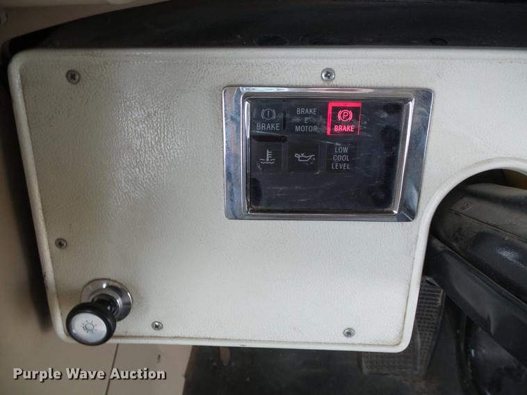 image for item DF2815 1993 Ford B700 Blue Bird school bus