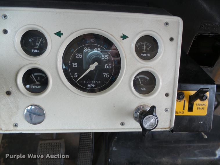 image for item DF2815 1993 Ford B700 Blue Bird school bus