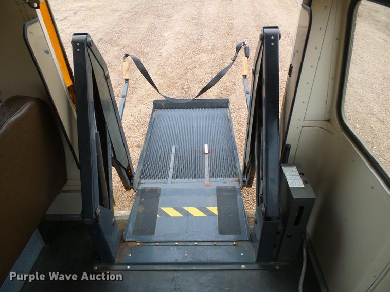 image for item DF2815 1993 Ford B700 Blue Bird school bus