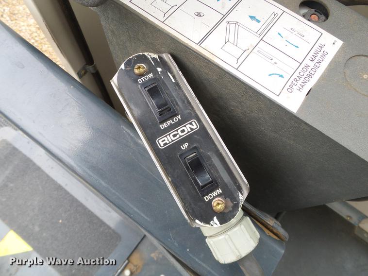 image for item DF2815 1993 Ford B700 Blue Bird school bus