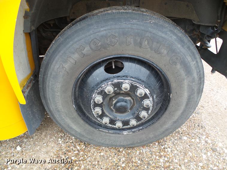 image for item DF2815 1993 Ford B700 Blue Bird school bus