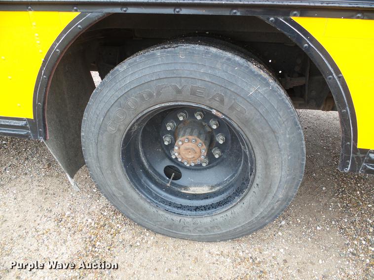 image for item DF2815 1993 Ford B700 Blue Bird school bus