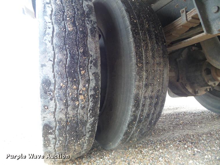 image for item DF2815 1993 Ford B700 Blue Bird school bus