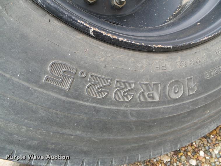 image for item DF2815 1993 Ford B700 Blue Bird school bus