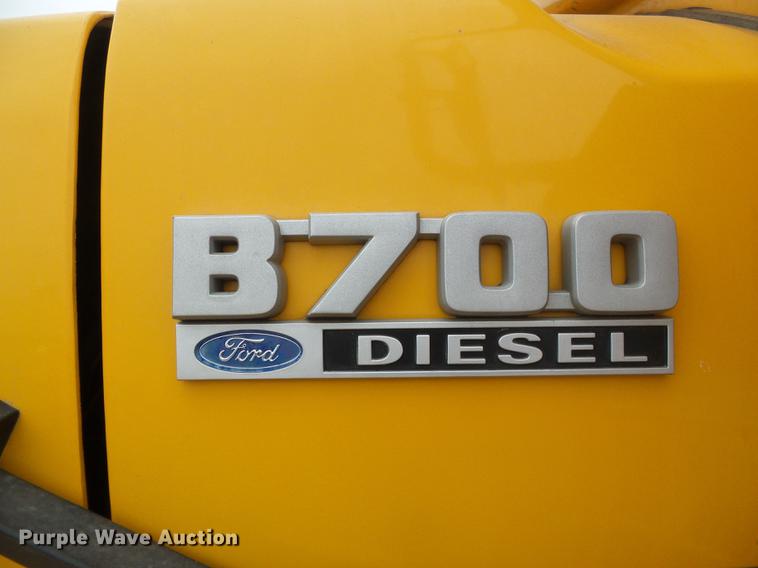 image for item DF2815 1993 Ford B700 Blue Bird school bus