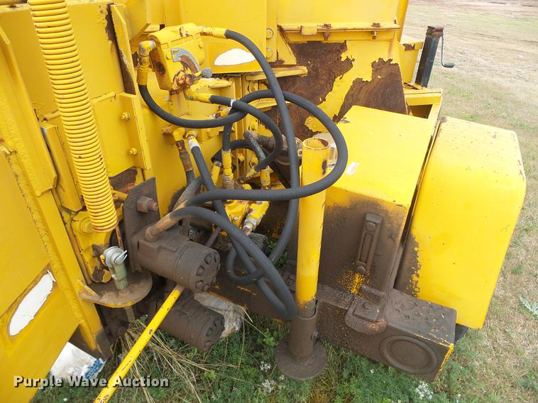 image for item DF2819 Wood Chuck 236D Hy/Roller wood chipper