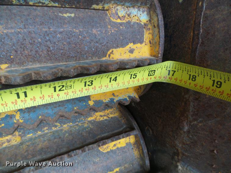 image for item DF2819 Wood Chuck 236D Hy/Roller wood chipper