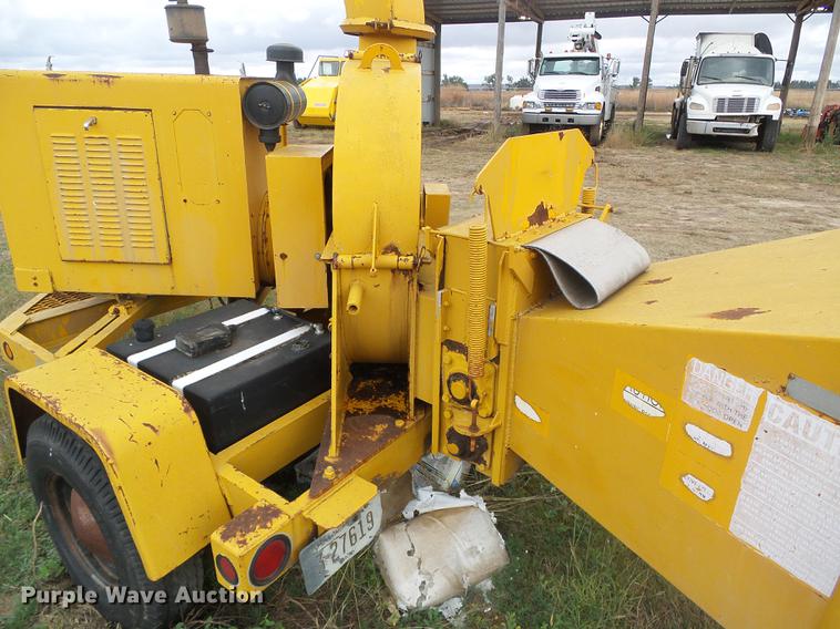 image for item DF2819 Wood Chuck 236D Hy/Roller wood chipper