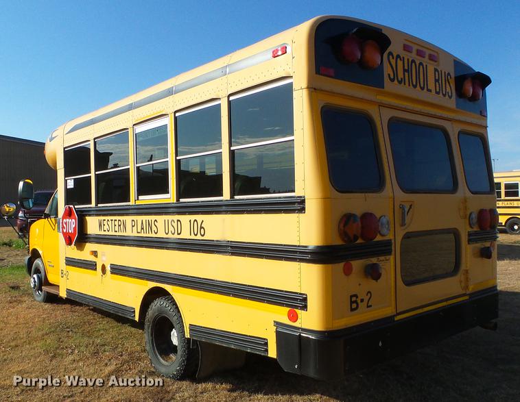 image for item DF2820 2007 Chevrolet Express 3500 Blue Bird school bus