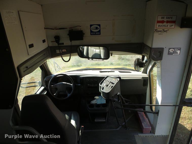 image for item DF2820 2007 Chevrolet Express 3500 Blue Bird school bus