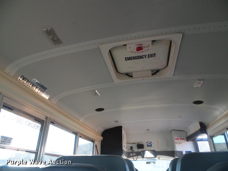 image for item DF2820 2007 Chevrolet Express 3500 Blue Bird school bus