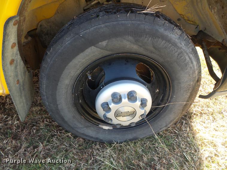 image for item DF2820 2007 Chevrolet Express 3500 Blue Bird school bus