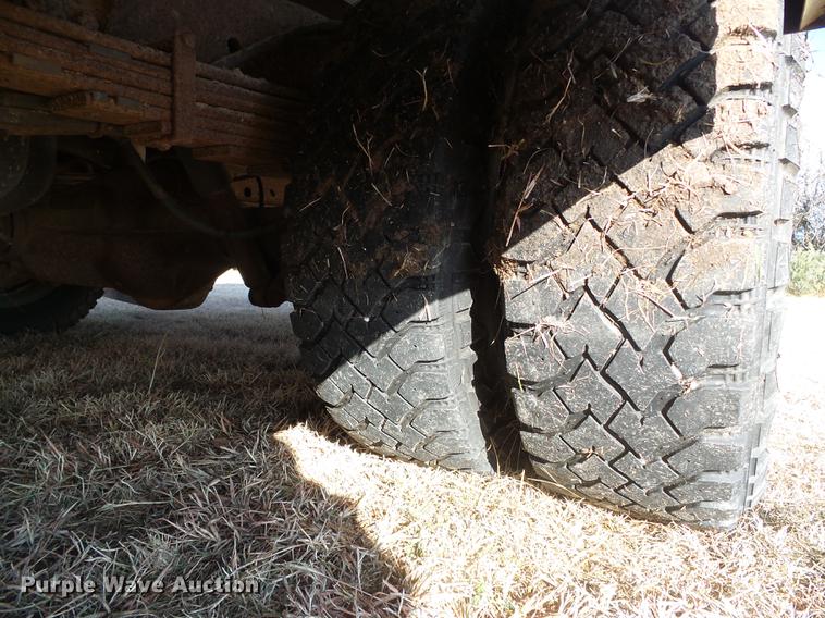 image for item DF2820 2007 Chevrolet Express 3500 Blue Bird school bus