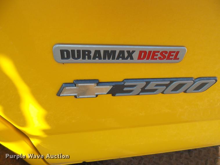 image for item DF2820 2007 Chevrolet Express 3500 Blue Bird school bus