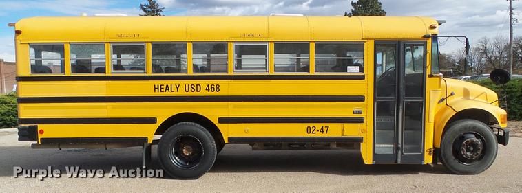 image for item DF2824 2002 International school bus