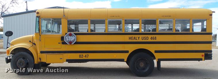 image for item DF2824 2002 International school bus