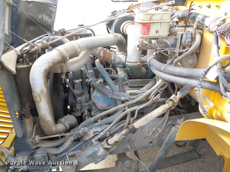 image for item DF2824 2002 International school bus