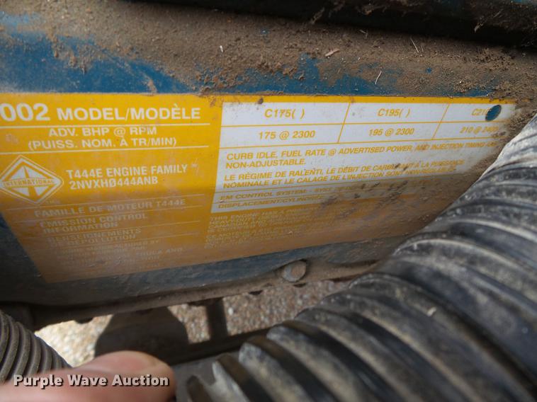 image for item DF2824 2002 International school bus