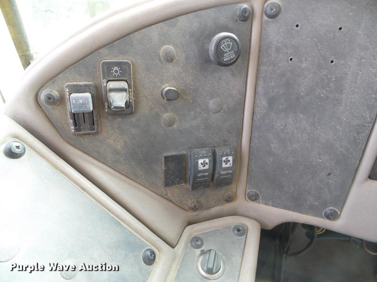 image for item DF2824 2002 International school bus