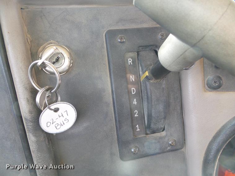 image for item DF2824 2002 International school bus