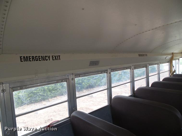 image for item DF2824 2002 International school bus