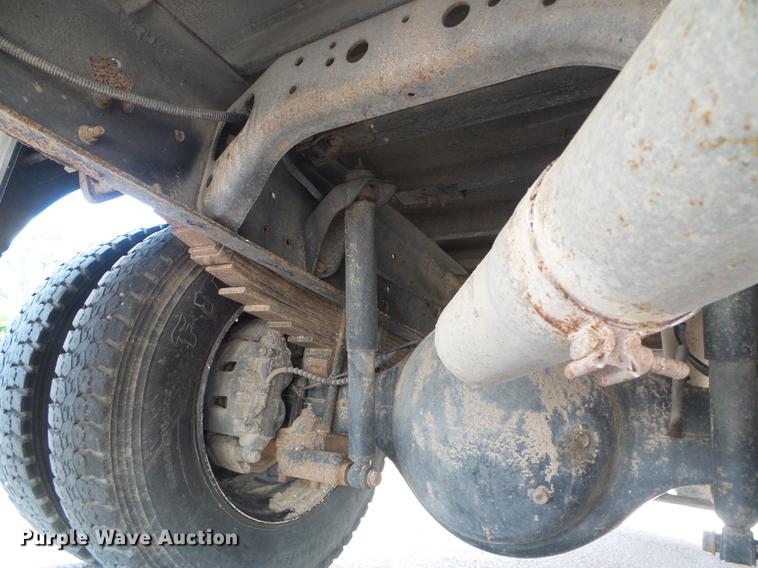 image for item DF2824 2002 International school bus