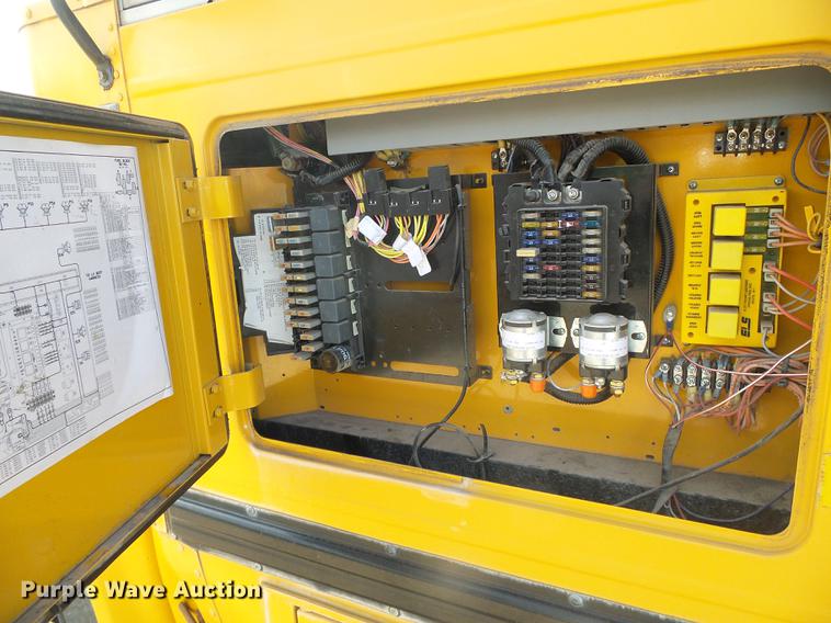 image for item DF2824 2002 International school bus